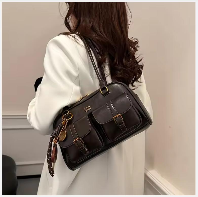 Women's Retro Solid Color Pu Leather Shoulder Bag with Multiple Pockets Large Capacity Comes with a Detachable Accessory Charm