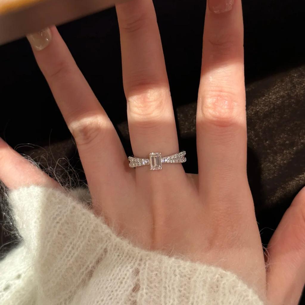 Fashion Light Luxury Romantic Star Small Rock Sugar Ring Daily Bright Galaxy Princess Square Micro Diamond Ring Female