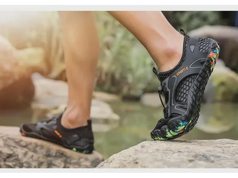 Turistická a obojživelná obuv: Velká brodivá, potápěčská a fitness obuv