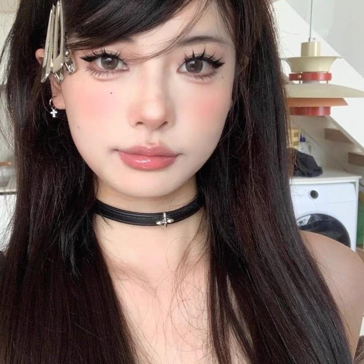 

Темный ретро нишевый крест цветок милый крутой воротник чокер кожа премиум нишевый женский ожерелье