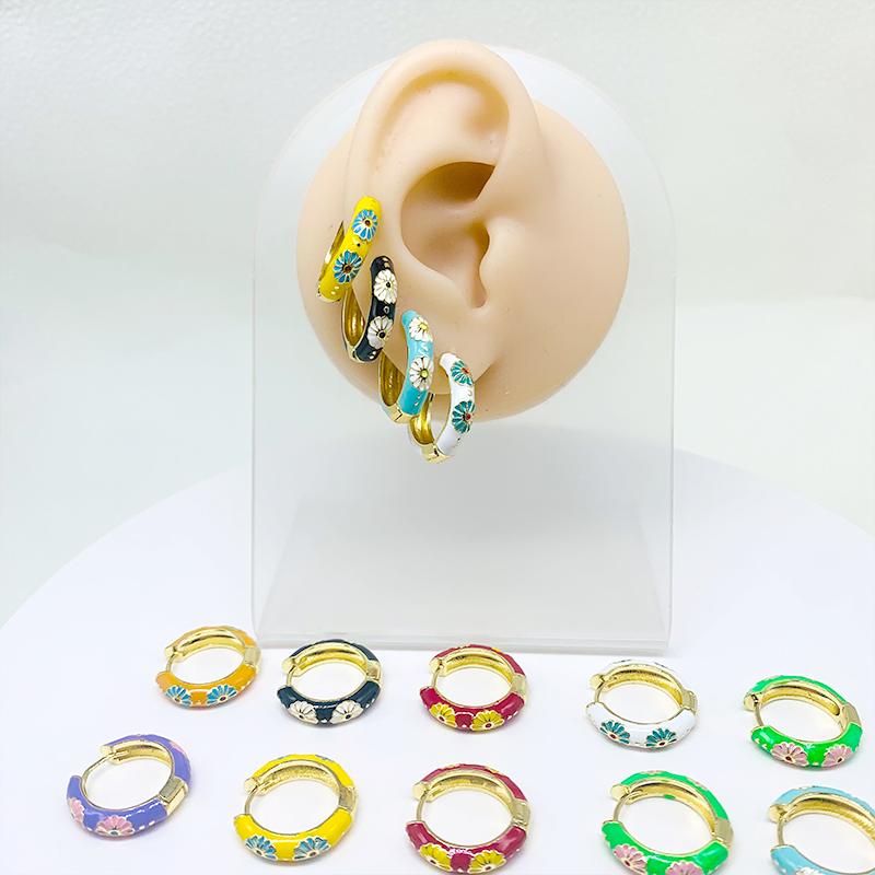 ZHUKOU Retro Little Daisy Hoop Earrings Gold Enamel Hoops Women Colorful Women Round Huggie Earrings VE843