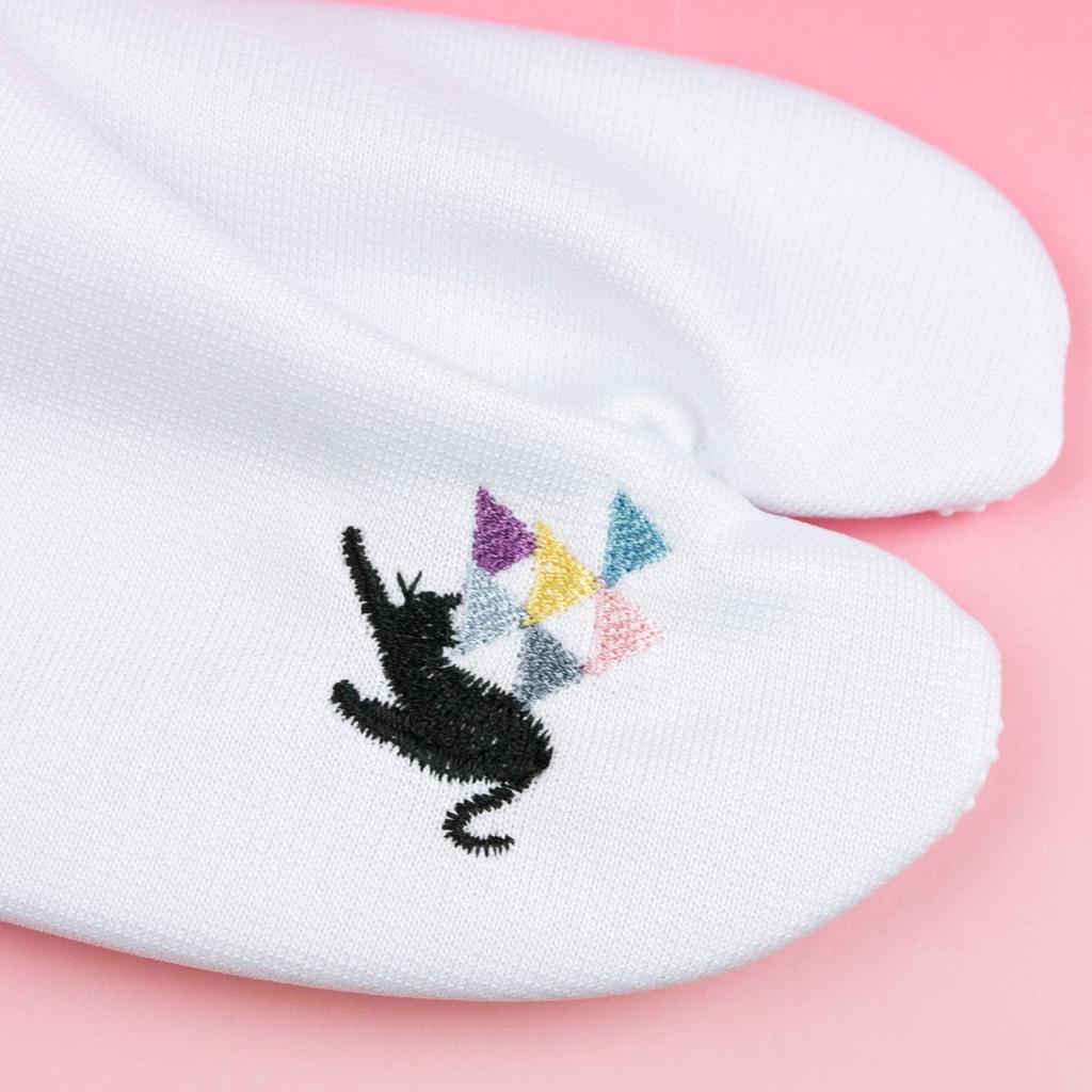 KYOETSU Embroidered Tabi Socks with Japanese Pattern and Tabi Cover Cat Women's Non-Slip (Sizes 23-24cm, Design)