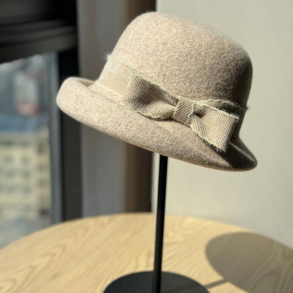 High-End Fischerhut Damenmode Herbst und Winter Gesicht Zeigender Kleiner Beckenhut mit Ausländischer Tochter Filzhut Trend