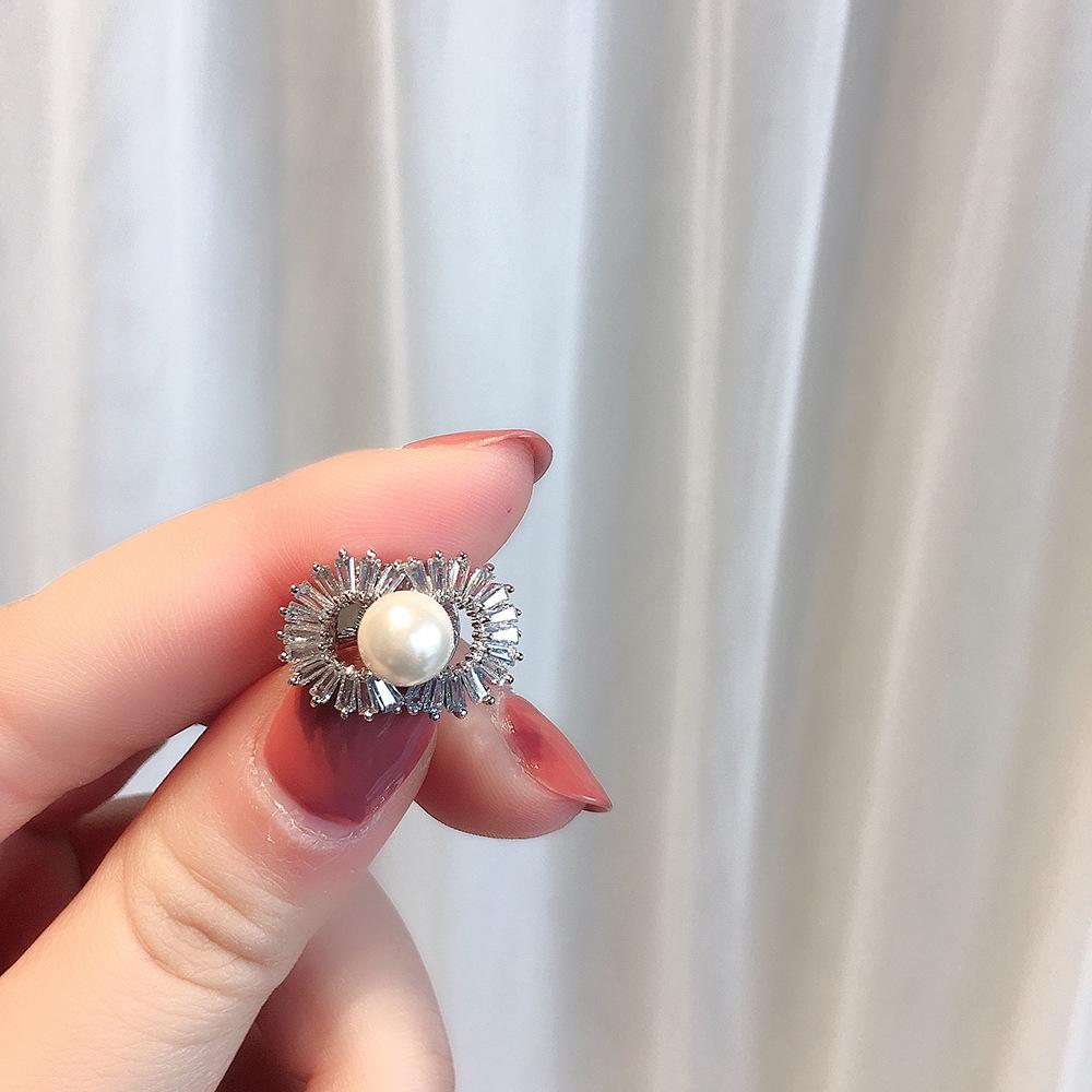 Korean Style Pearl Collar Pin Snowflake Heart Brooch with Zirconia