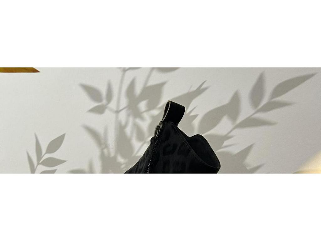 Genuine Leather French Retro Ankle Boots for Women - 2025 Autumn/Winter, Pointed Toe Wedge Heel, Soft Leopard Print Sole.