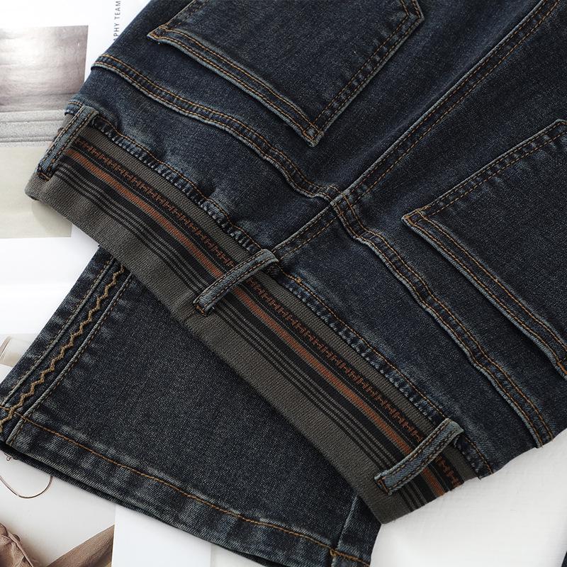 2024 Women's Autumn/Winter Retro Micro-Flared Jeans for Pear-Shaped Figure