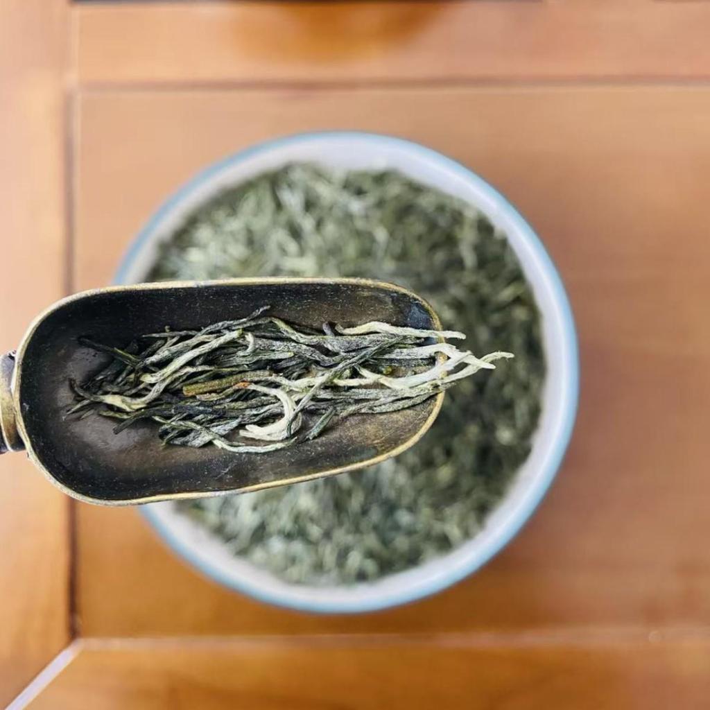 Xinyang Maojian Spring Tail Handmade Green Tea Gift Box - Pure Bud Rations