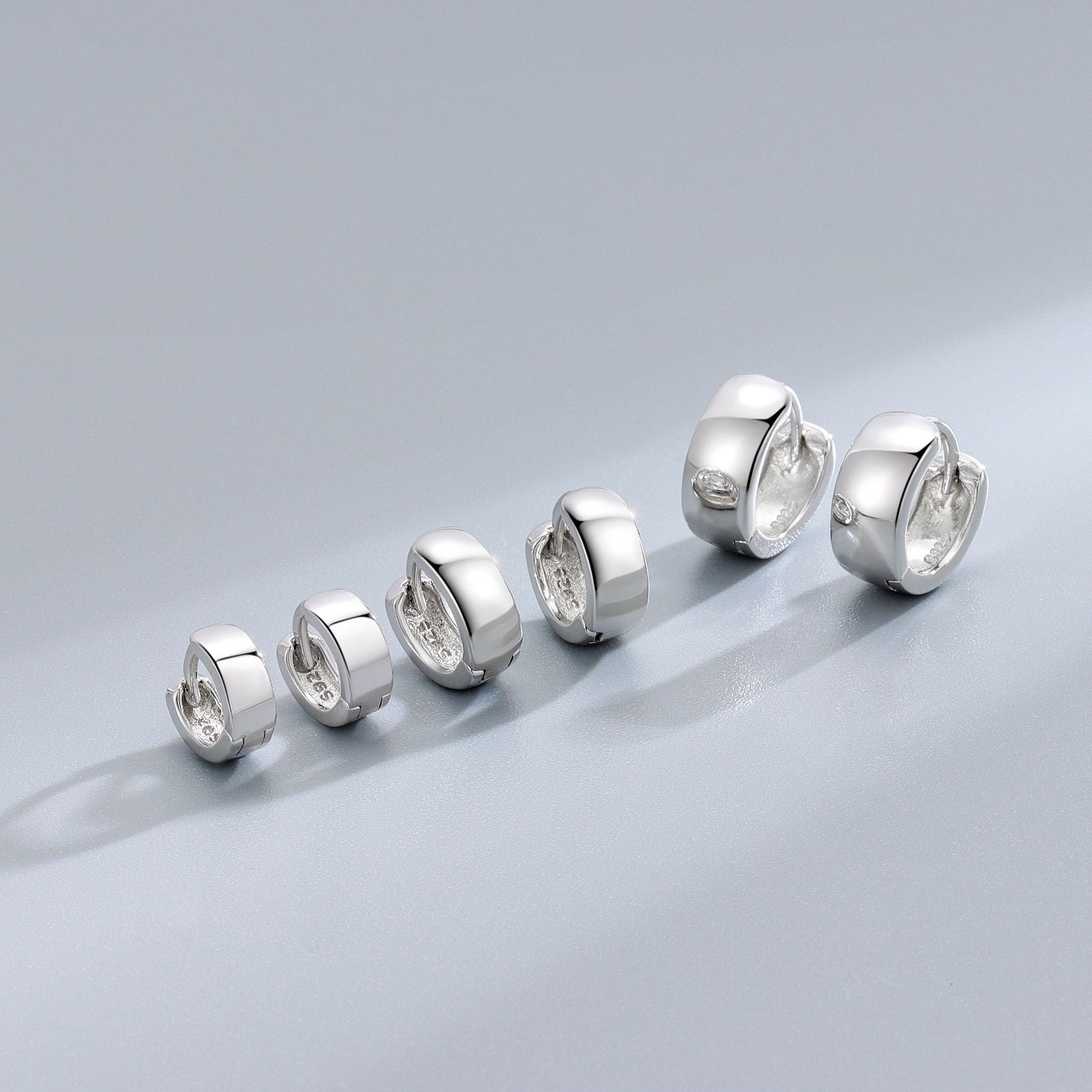 

925 Sterling Silver Fashionable Stylish Geometric Smooth Earrings for Women Korean Light Luxury Ear Accessories 7.5MM срібний