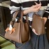 Retro portable bucket bag women's new large-capacity women's messenger bag fashionable versatile high-end shoulder bag trendy