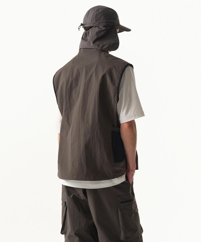 Musinsa Standard [City Leisure] Mesh Pocket Vest [Mud Grey]