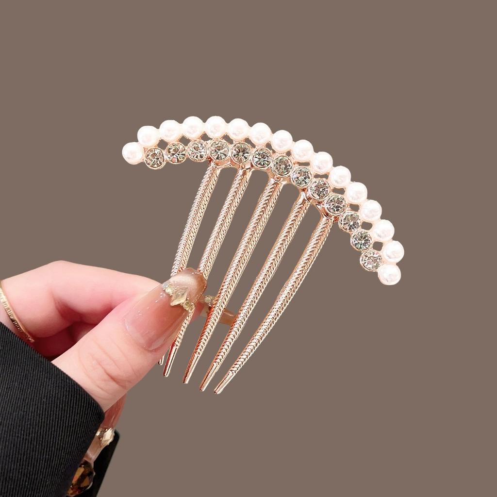 Exquisite and Eye-catching Fan-shaped Hairpin Paired with Water Diamonds To Create a Gorgeous Look and Unlock Elegant Hairstyles