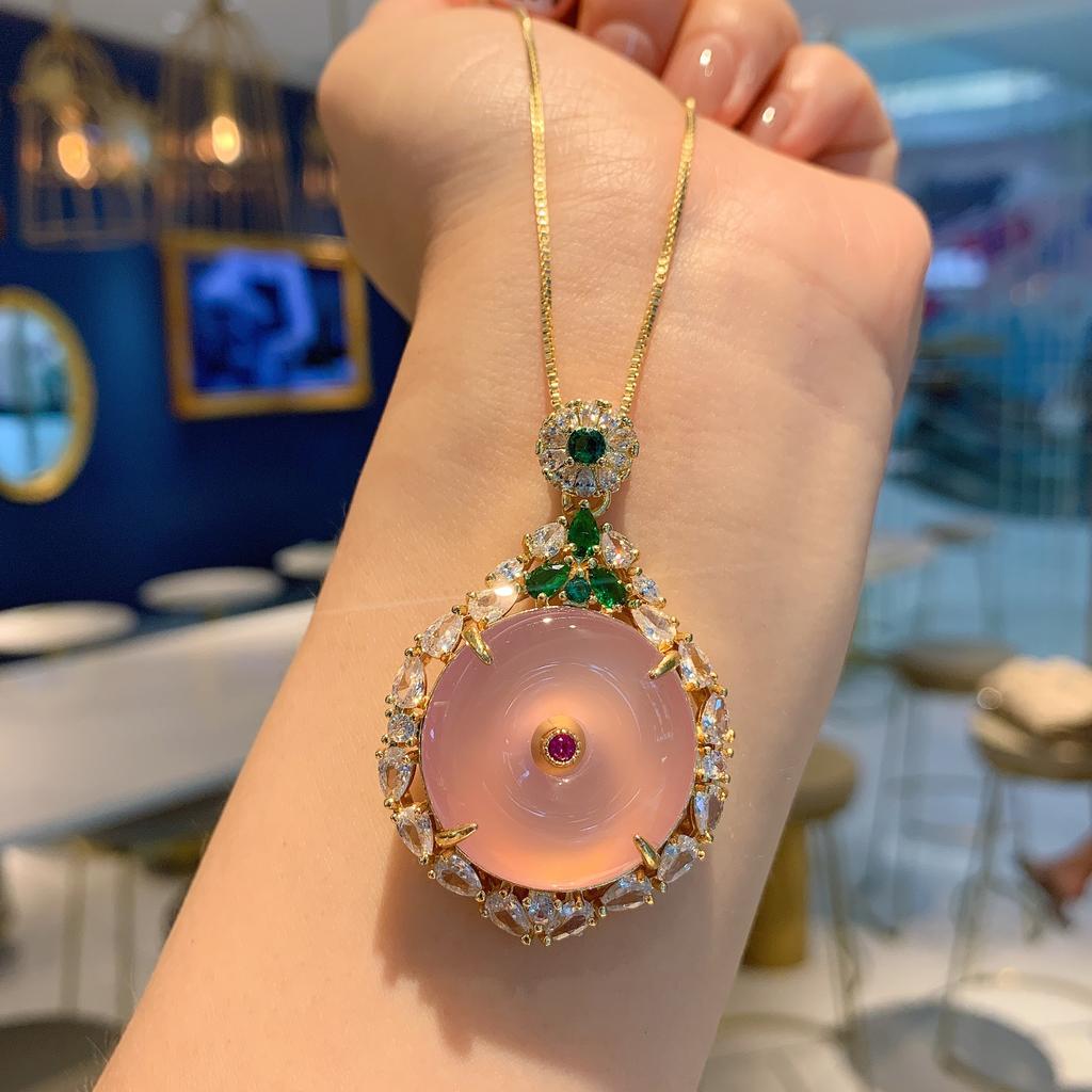 Schmuck Eingelegter Puder Chalcedon Gold Anhänger Runde Sicherheitsverschluss Halskette Temperament Damen Jade Anhänger