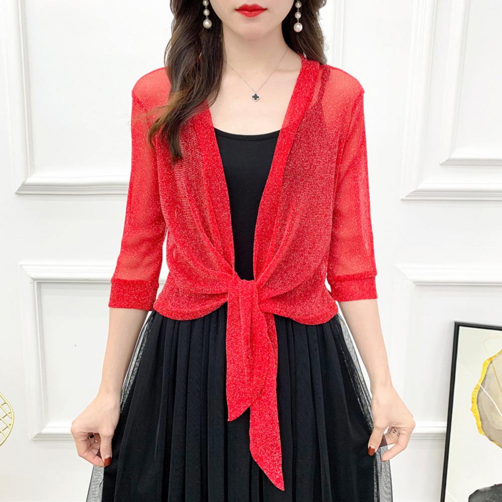 A Small Shawl Paired with a Summer Camisole Skirt and a Top Jacket for a Short Summer Cardigan and a Large Loose Top