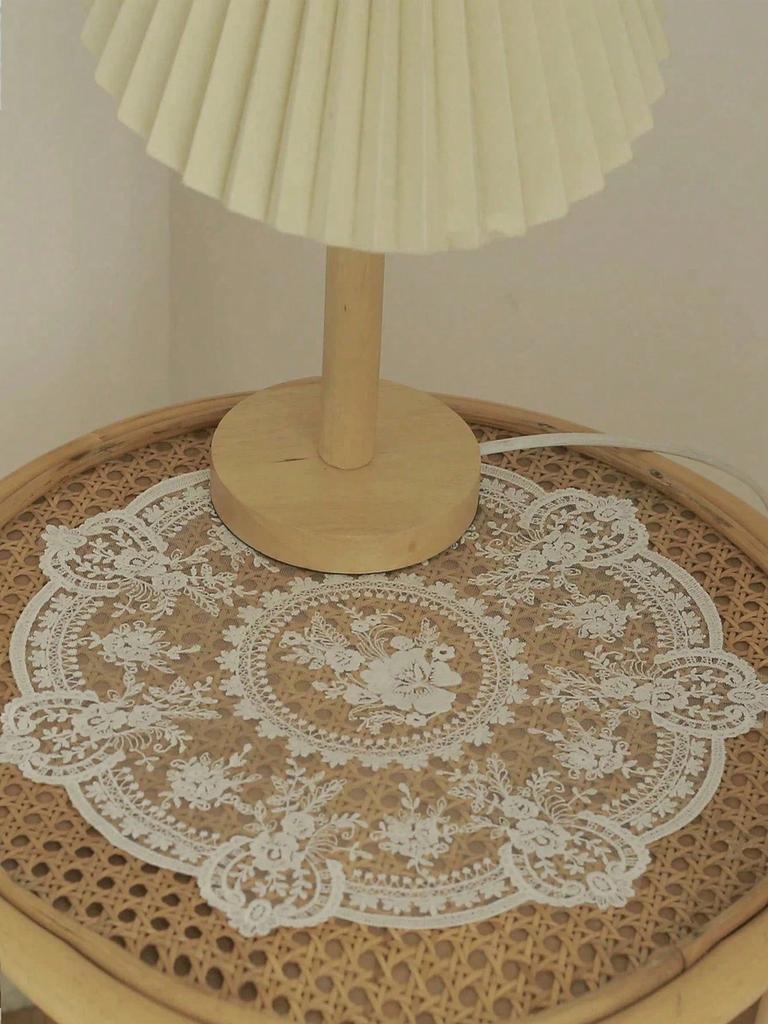 1 Stück Vintage Häkelspitze Tischdecke, Blumenmuster - Perfekt als Hitzebeständig, Heißluftfritteusen-Staubschutz