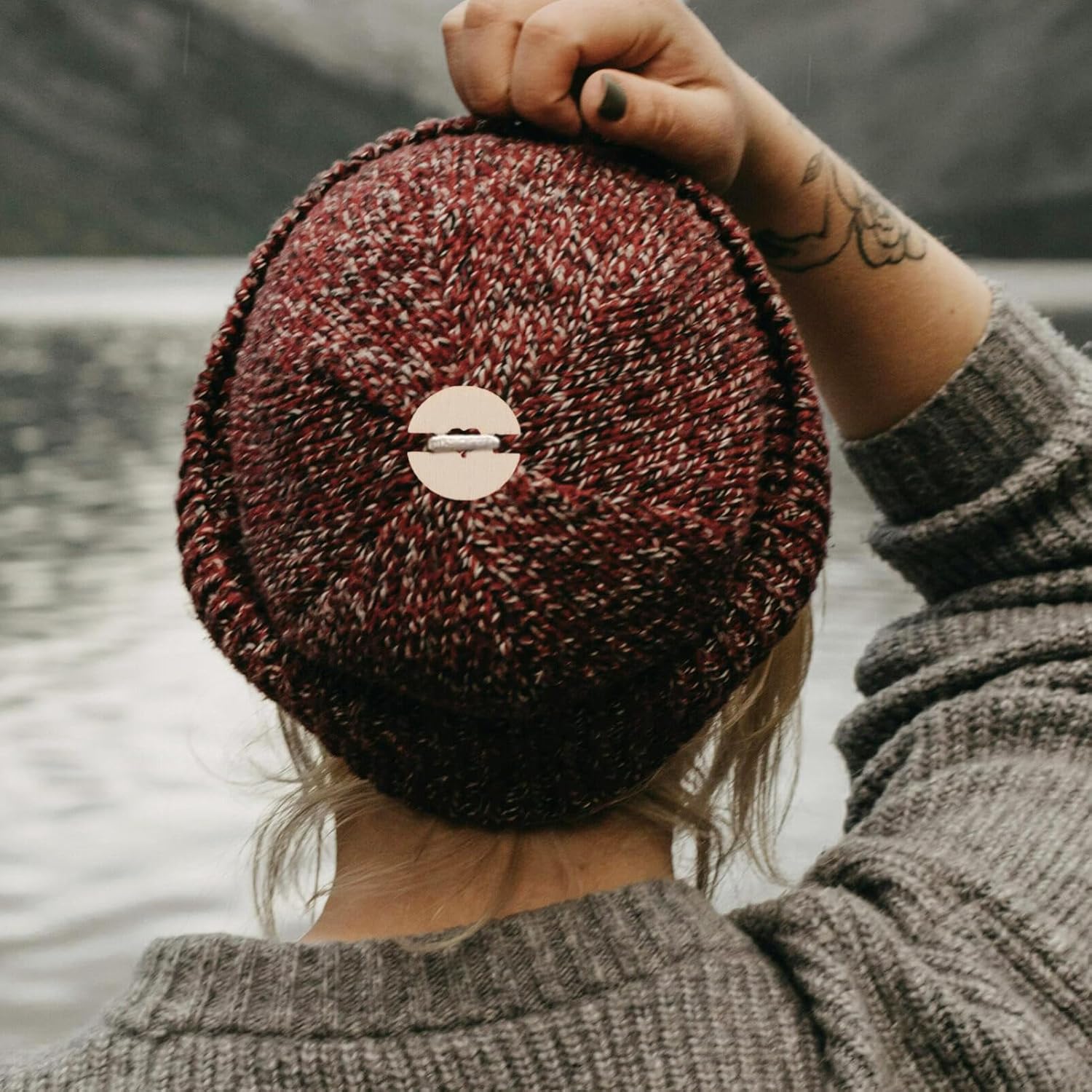 50pcs Removable Wooden Pom Poms Buttons for Knitted Hats Heart-Shaped Fastener Kit for Crochet Projects DIY Knitting Tool for Handmade Beanies