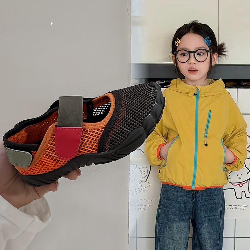Kids' Lightweight Non-Slip Summer Sandals - Soft-Soled Barefoot Shoes for Boys & Girls Outdoor Adventures