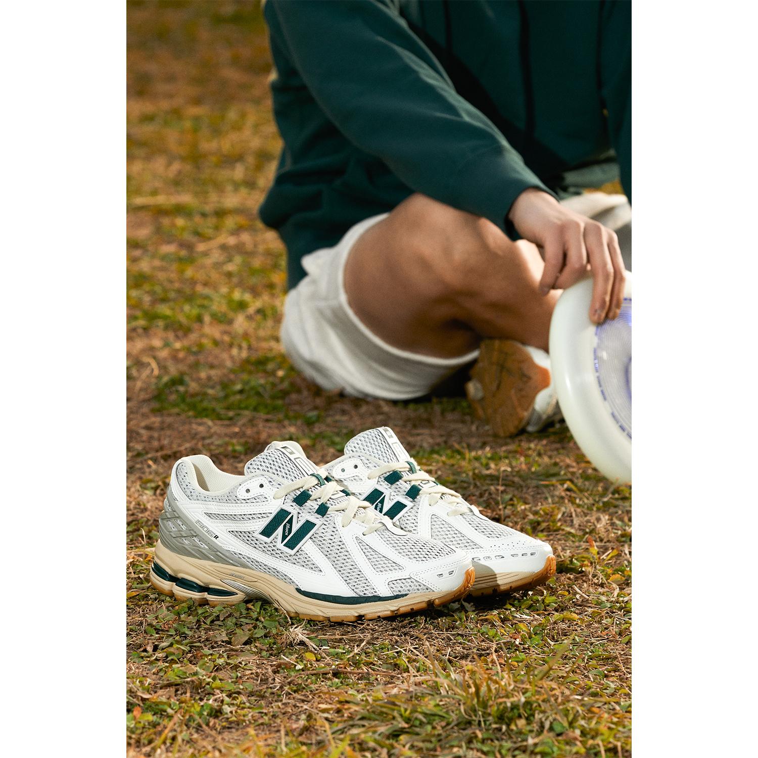 Купити New Balance 1906R Біло-зелені кросівки унісекс M1906RQ за