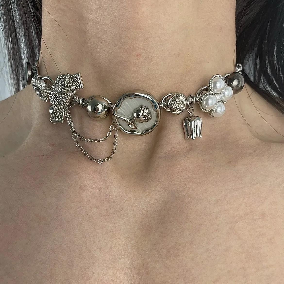 

Ожерелья в стиле панк с ретро-нишевым дизайном, латунные старинные пуговицы, модная и персонализированная цепочка на ключицы, жемчужные ожерелья, винтажное колье с крестом