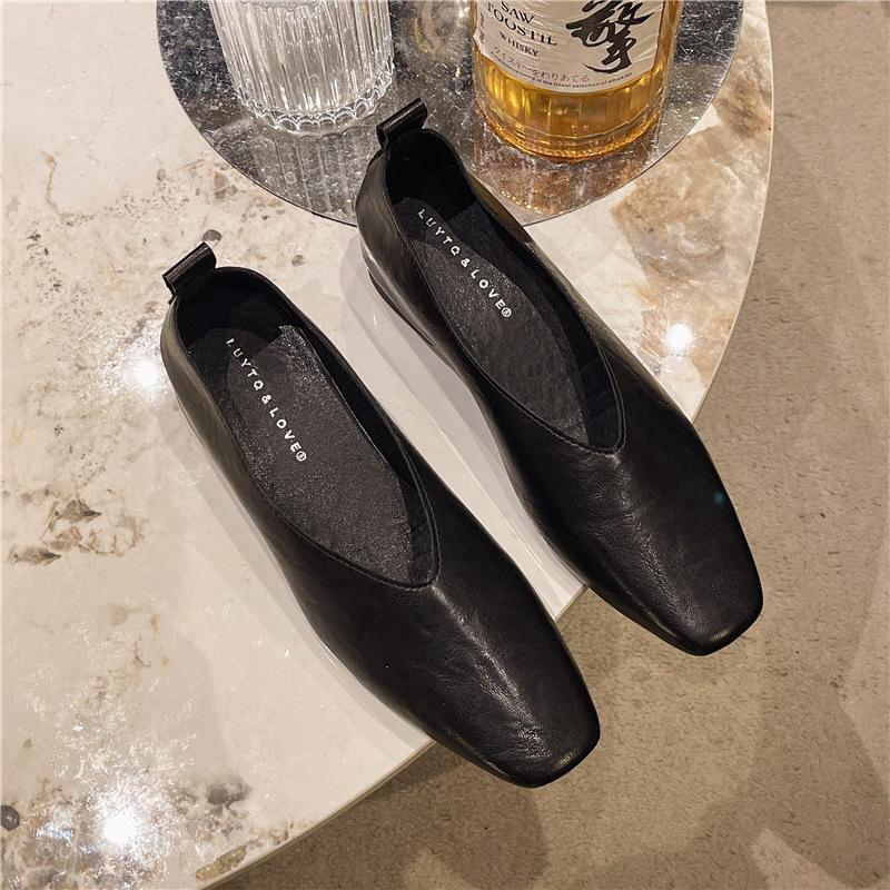 Fashion 2025 New Shoes for Women Retro Ladies Flats Slip On Shoes Loafers Square Toe Shallow Mouth Women Casual Footwear Lightweight