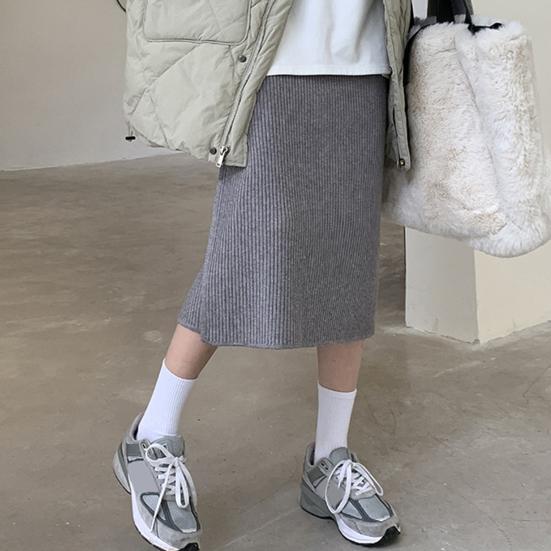 Women Midi Skirt High-Waisted Solid Color Casual Style Knitting Skirt Autumn Winter Side Split Hem Skirt Versatile Daily Wear