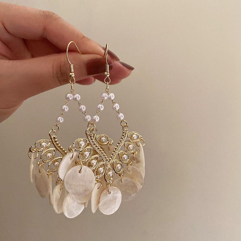 Dopamine flower ear hook women's new holiday style accessories ear clips without ear piercings, high-end seaside cute ear accessories