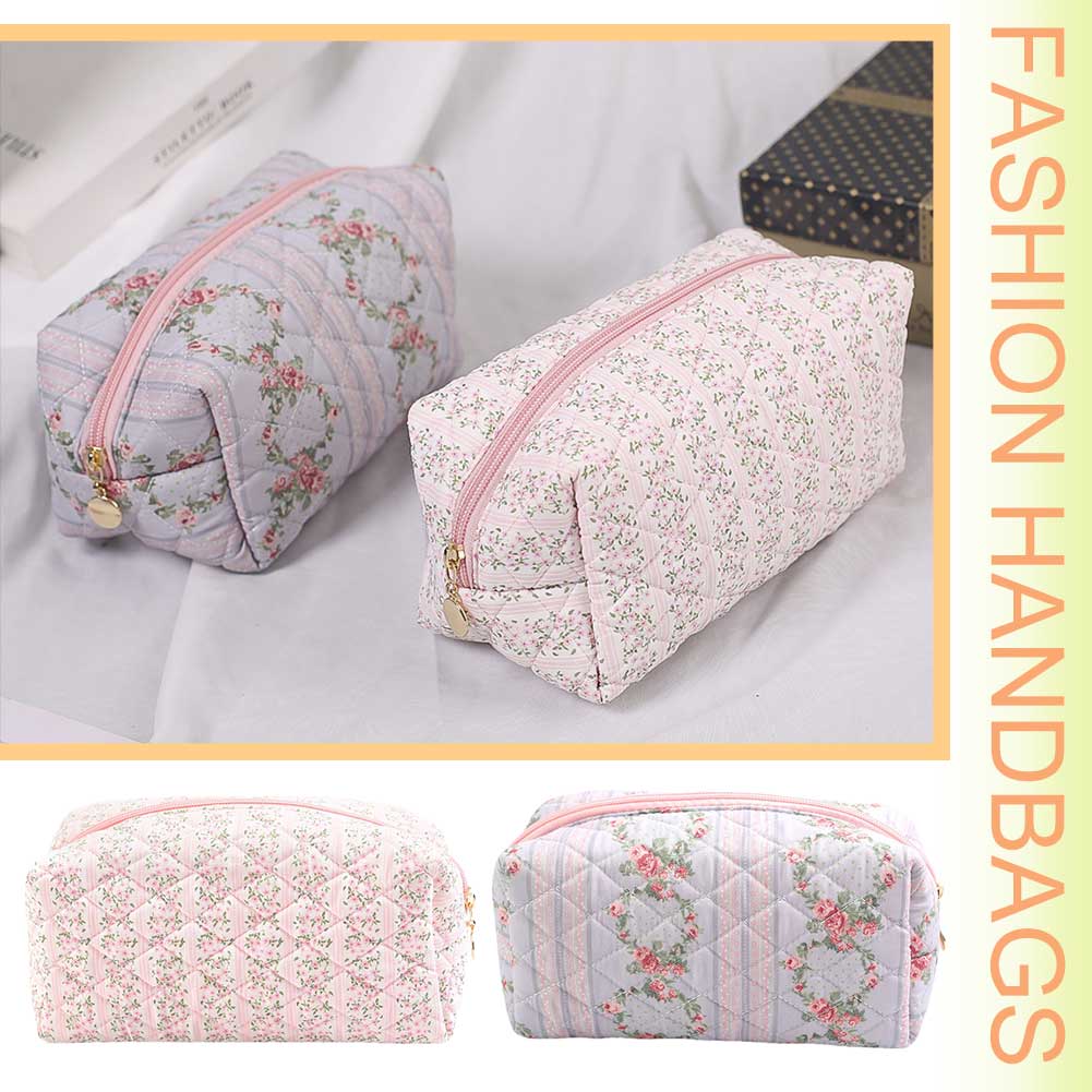 Women Quilted Makeup Bag Large Capacity Cotton Aesthetic Toiletry Purse Zipper Closure Padded Organizer Bag Female Travel Bag