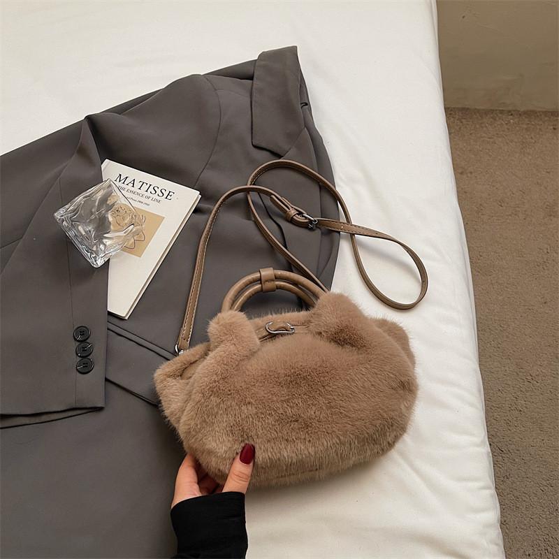 IELGY Ladies Handbag Autumn Winter Fashionable All-Match Cross-Body Plush Bag