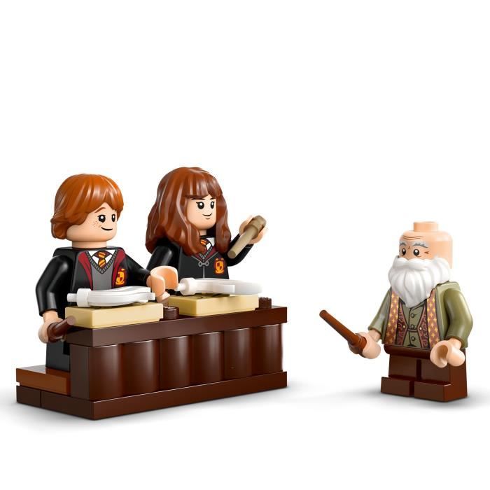 LEGO Harry Potter 76442 Le Château De Poudlard : Le Cours De Sortilèges - Jouet Collector