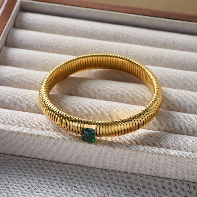 

Niche Style Snake Bone Women s Exaggerated Silver Metal Twin Bracelet Emerald Narrow Version (Width 1cm)