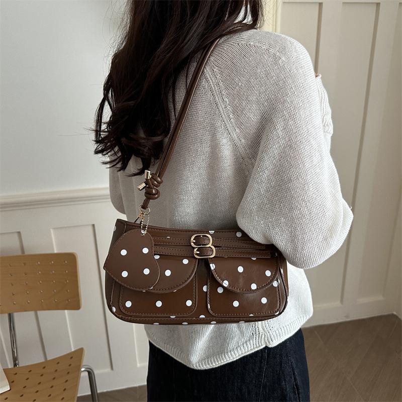 Sac à main rétro grande capacité à pois Boucle métallique Sacs bandoulière en cuir Sacs d'aisselle mode Avec pendentif