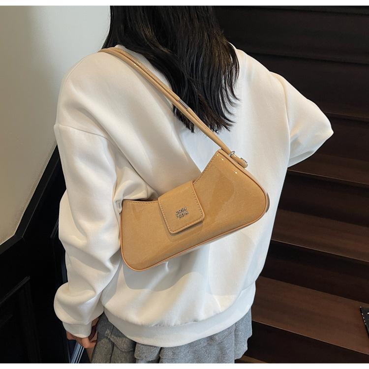 Premium Bag Women's Large-capacity New Fashion Niche Single Shoulder Underarm Commuting Baguette Bag
