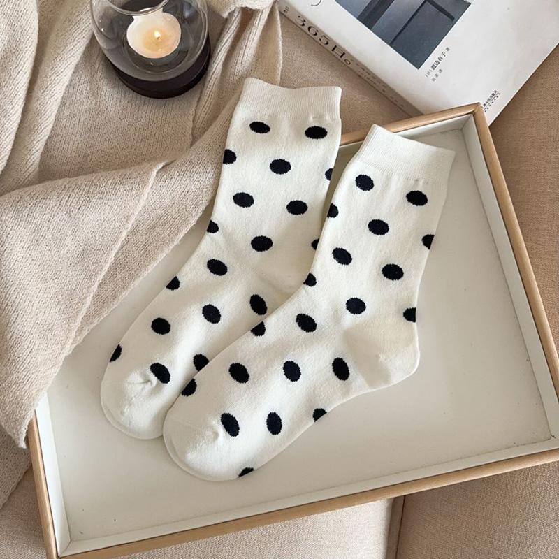 Niedliche Socken Damen Kawaii Winter Socken Punkte Gedruckt Japanischer Stil College Lange Crew Socken Kostenloser Versand Harajuku Calcetines Mujer