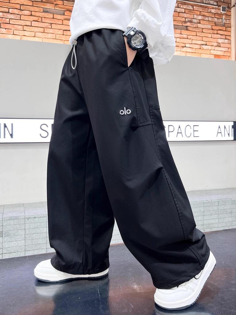 Klučičí cargo kalhoty - Kolekce podzim 2025: Ležérní dlouhé kalhoty pro střední a velké děti