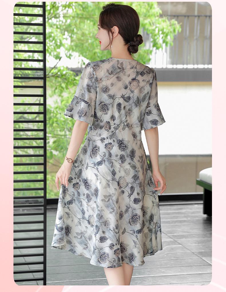 Elegant & Dignified Chiffon Short-Sleeved Dress for Middle-Aged Women - Summer 2026 Collection