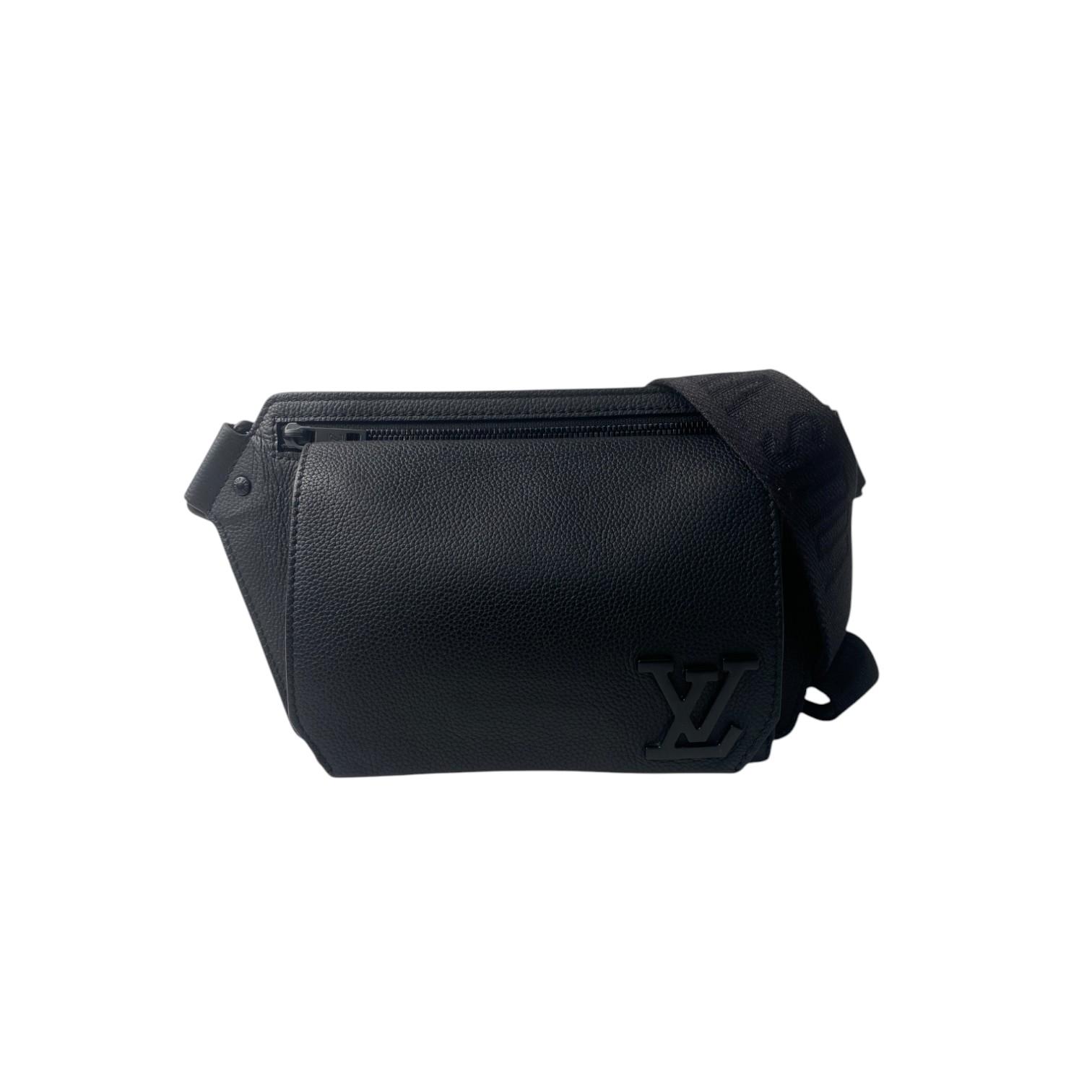 

Used LOUIS VUITTONbody bag black leather mens