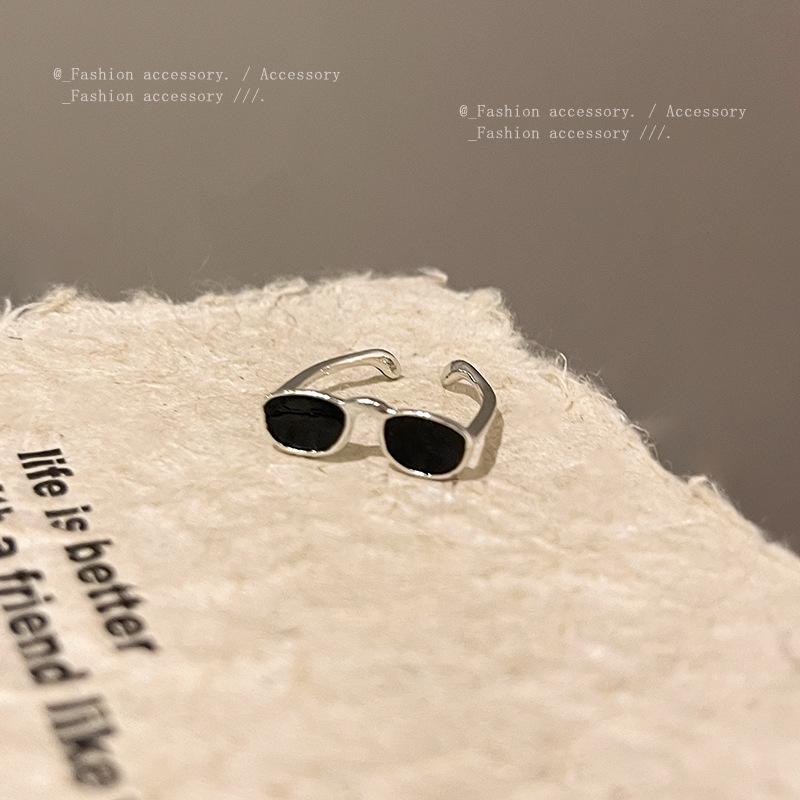 Trendy Adjustable Mini Finger Ring: Creative, Unique Couple Design