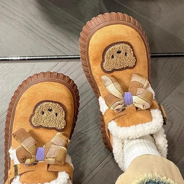 Niedliche, modische, vielseitige Cartoon-Schneestiefel für Damen im Winter 2025, neue Modelle für Damen, die warm gefütterte Baumwollschuhe mit dicker Sohle tragen