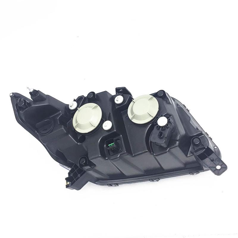 Compatible with 18 Models of Wuling Rongguang: New 18-Year Headlight Front Combination Light Assembly