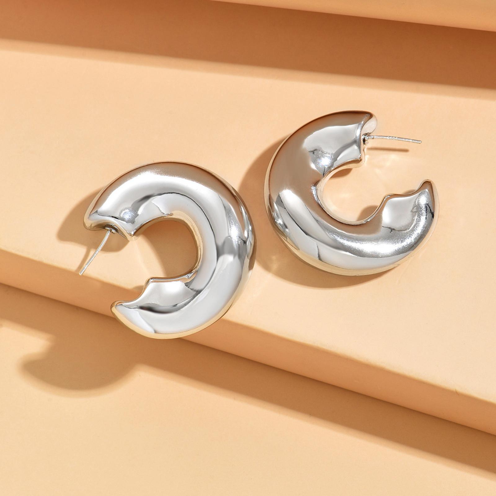 

Модні Мінімалістичні Легка Розкіш Універсальні C-подібні Сережки-кільця З Нерегулярним Горошком Для Жінок - Унікальні Та Вишукані Вушні Аксесуари One Size срібний