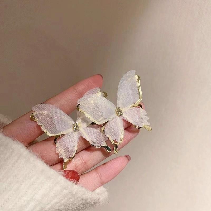 Wind fashion versatile stud earrings women's hot-selling high-end temperament trendy earrings street stall night market explosion