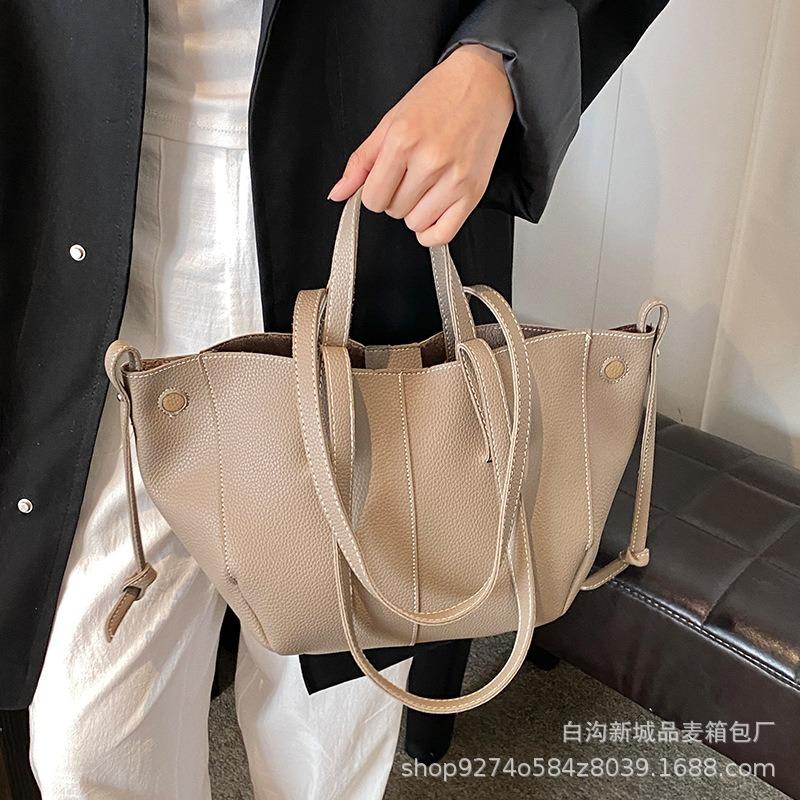 Stylish Casual Tote Bag, Large Capacity PU Leather Handbag Women Wing Bag, Fashiable Woman Bags, Commuting Armpit Shoulder Bag