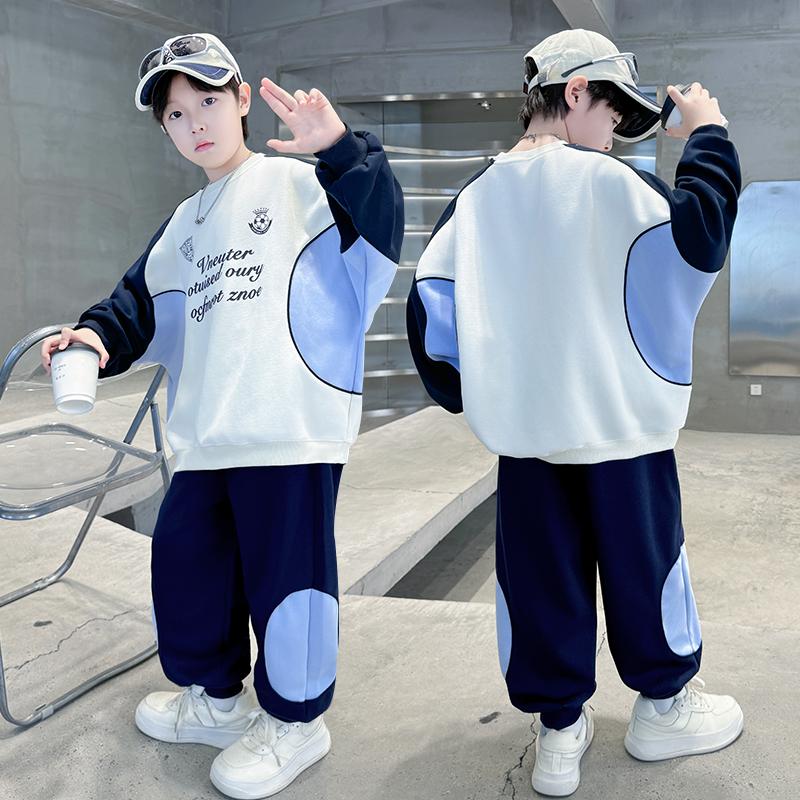 Boys' Autumn Set 2026 New Mid sized Children's Autumn Dress Loose Boys' Spring and Autumn Style Children's Splicing Hoodie Handsome