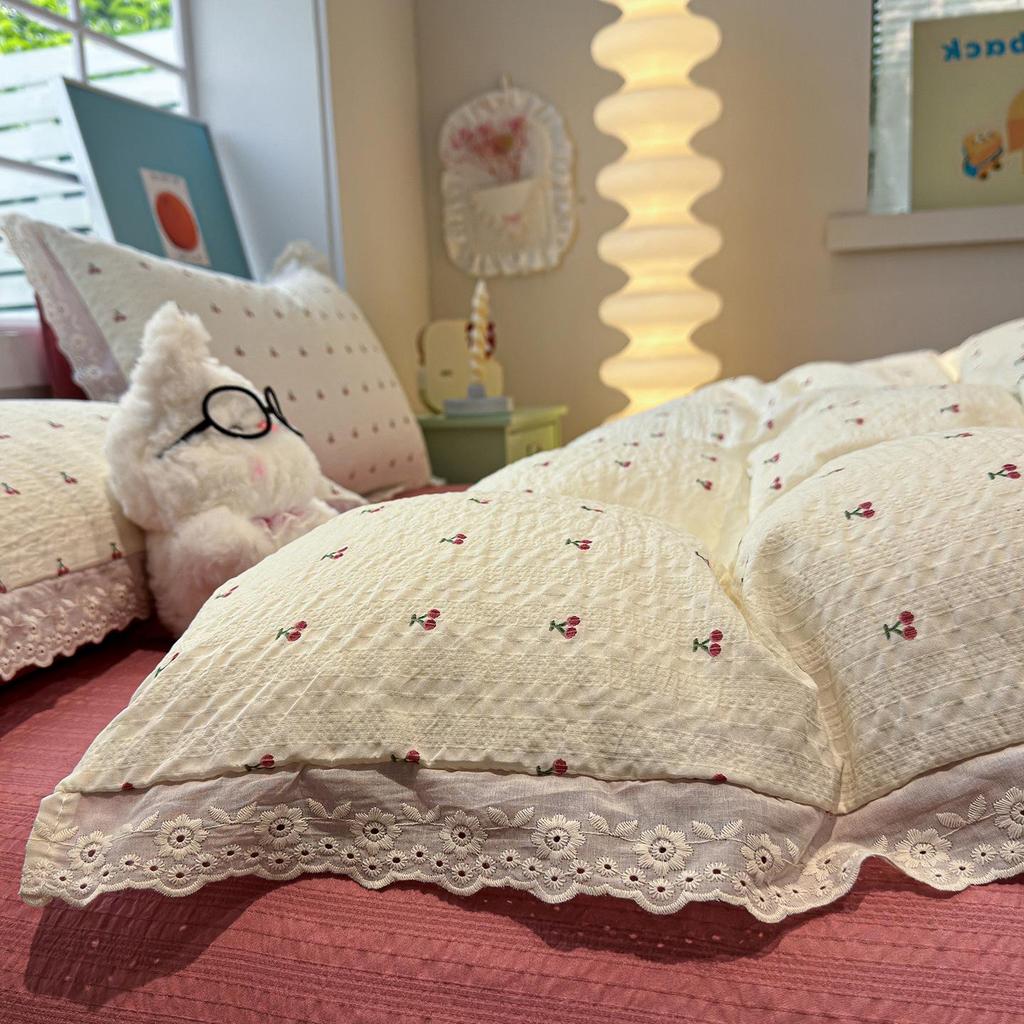 New Floral Jacquard Lace Cotton Duvet Cover Set - Four Pieces with Textured Embroidery