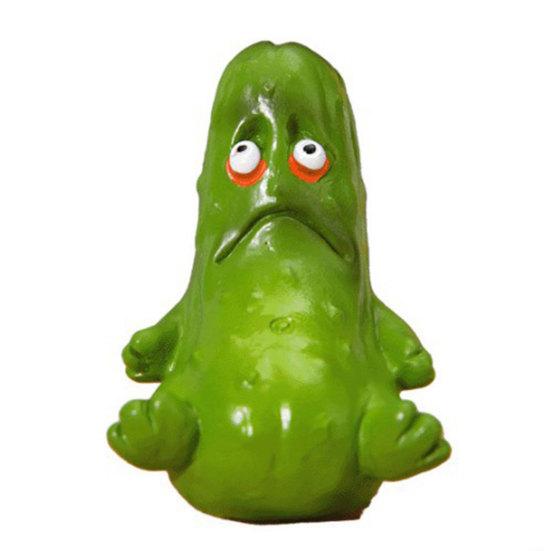 Funny Pickle Sculpture, Quirky Cucumber Statue, Cute Resin Pickle Emotional Support Ornament for Home, Living Room, Bedroom, Office Desk Decor One Size B