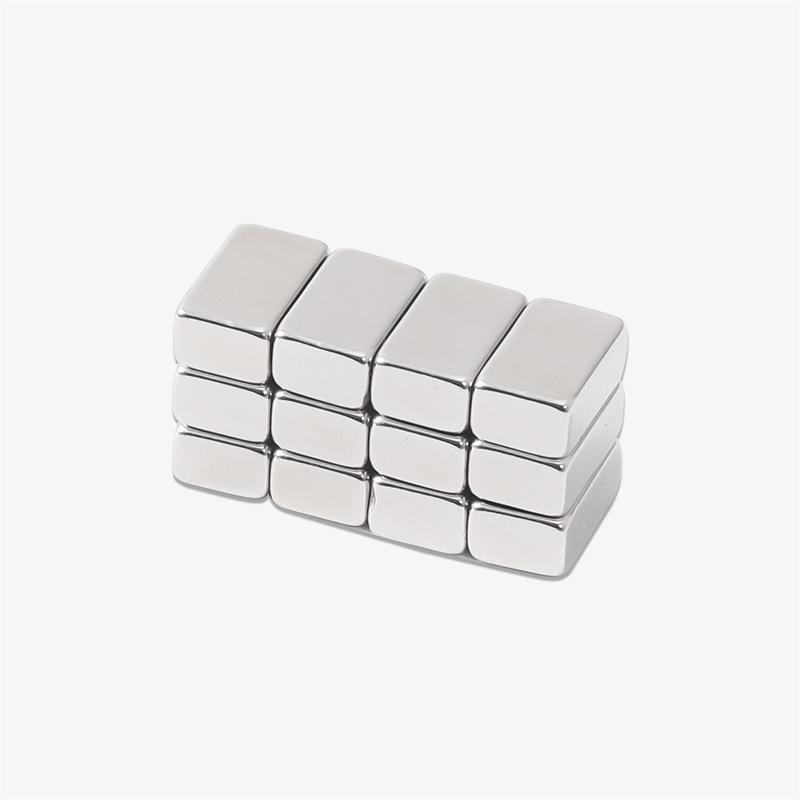 

Cross-Border Exclusive Crocodile & Snake Pattern Cat Eye Manicure Magnets - Multifunctional Square Design
