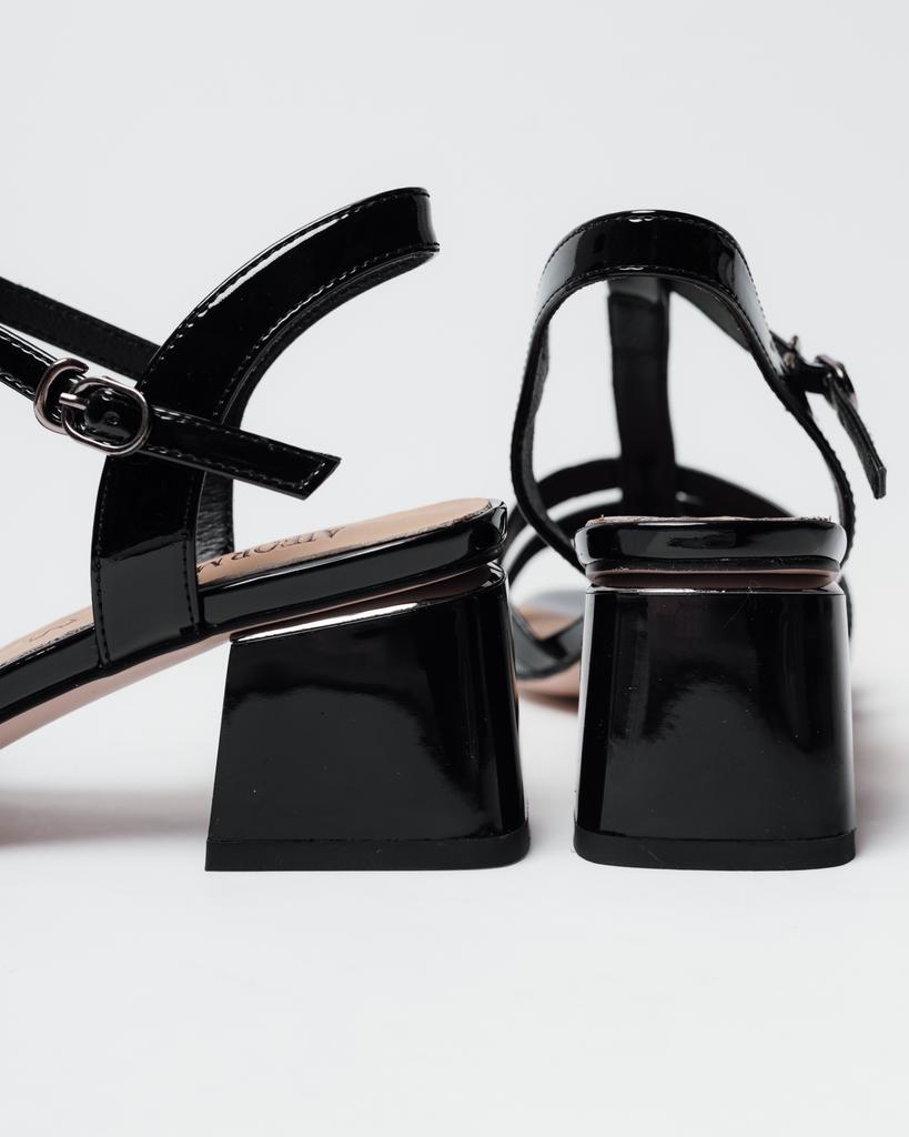 Aiformaria 3633 36 Open-toe Sandals Black Patent Leather
