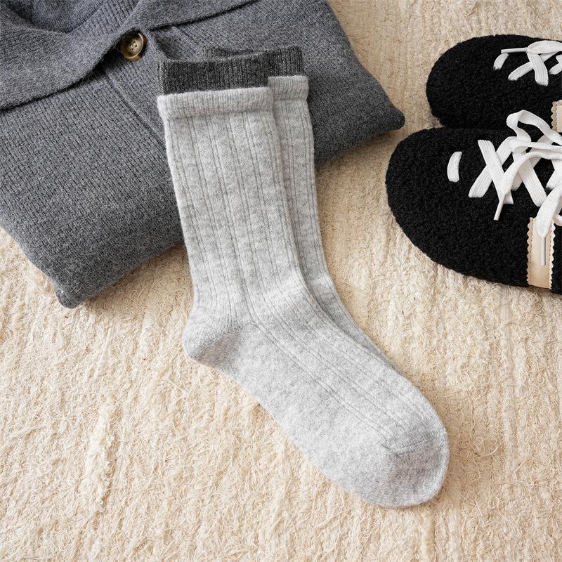 Cashmere Small Floral Dongdaemun Boneless Anti-Pilling Medium Tube Socks Cute Korean Small Fresh Stacking Socks