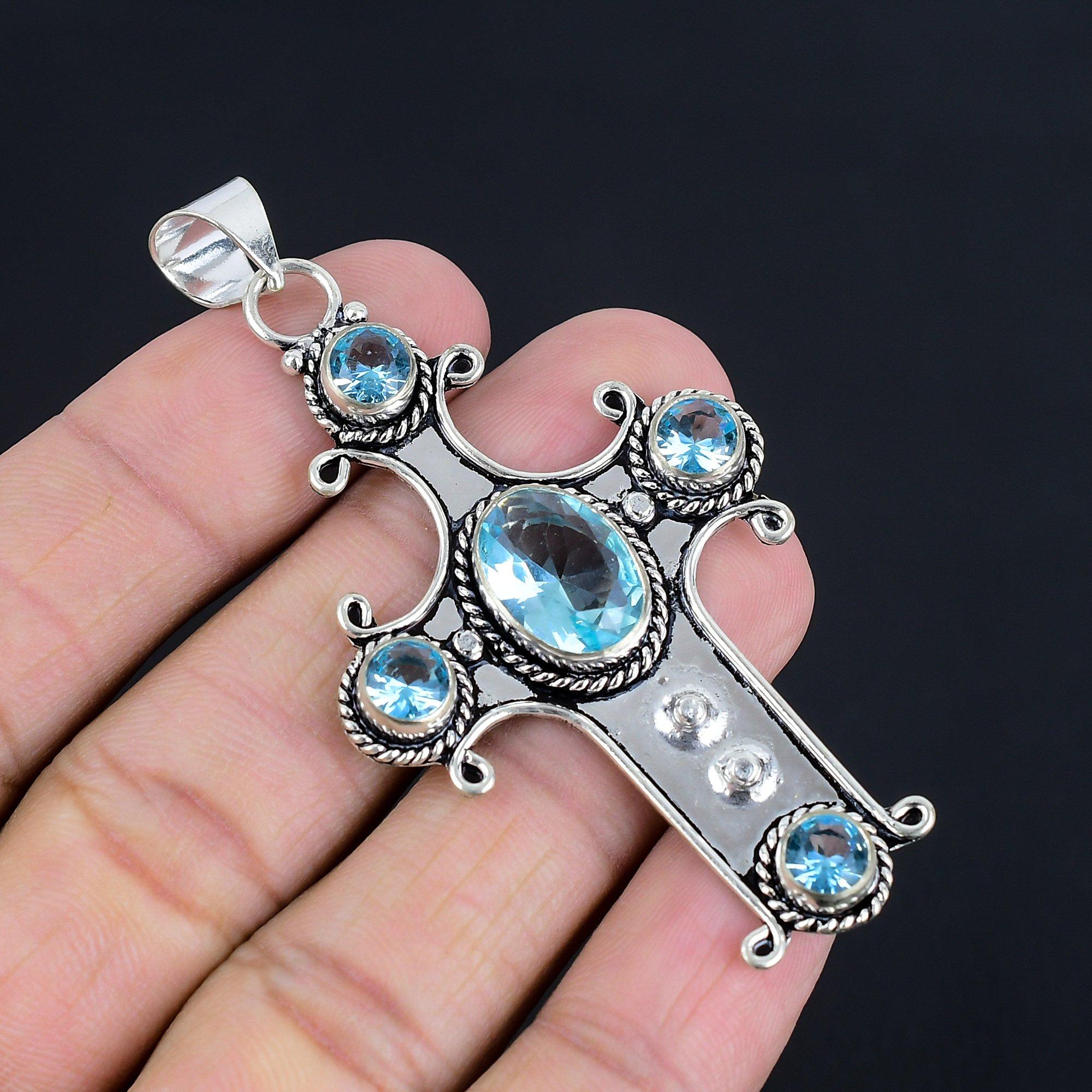 

Подвеска из серебра 925 пробы с голубым топазом Swiss Blue Topaz Gemstone 2.84 синий