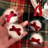 Roter Bommel-Haarclip mit Schleife für Damen - Festliches Weihnachts- und Winteraccessoire