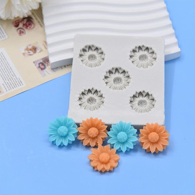 Chocolate Moulds Daisy/Sunflower Shape Baking Molds Fondant Mould Cake Molds Silicone Material Gift for DIY Baking Lover
